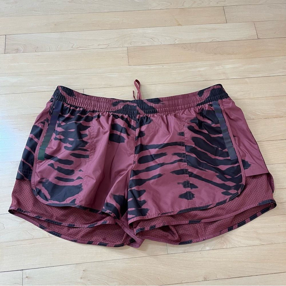 Adidas By Stella McCartney Run M20 Shorts in Red L - Picture 4 of 15